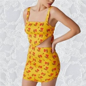 NWT Urban Outfitters Jade yellow red cherry Print Set. Crop top mini ski…